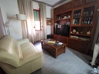 Quadrilocale in Vendita a Fucecchio, 125'000&euro;, 90 m², con Box