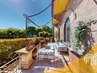Appartamento in Vendita a Torino, 245 m²