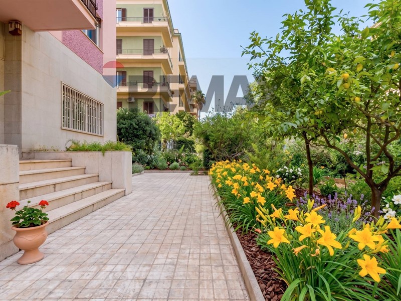 Appartamento in Vendita a Palermo, 650'000&euro;, 175 m²