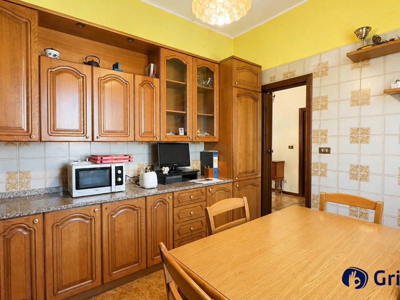 Appartamento in Vendita a Pogliano Milanese, 375'000&euro;, 200 m²