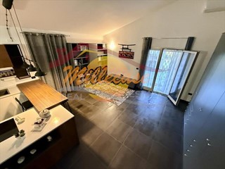 Appartamento in Vendita a Siracusa, zona Tivoli, 128'000&euro;, 138 m²