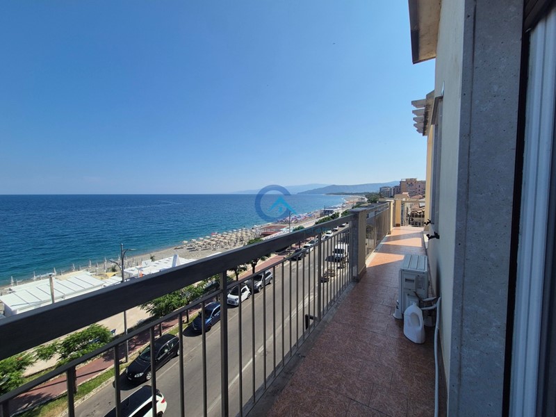 Bilocale in Affitto a Catanzaro, zona Lido Corso, 1'700&euro;, 70 m², arredato