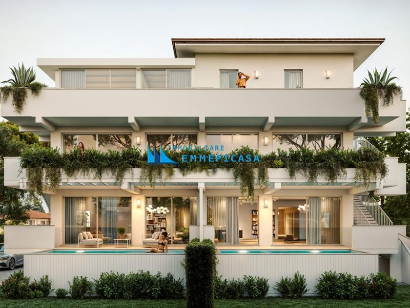 Quadrilocale in Vendita a Massa, zona Marina di Massa, 600'000&euro;, 150 m²
