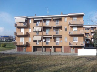 Appartamento in Vendita a Cassano d'Adda, 111'000&euro;, 124 m², con Box