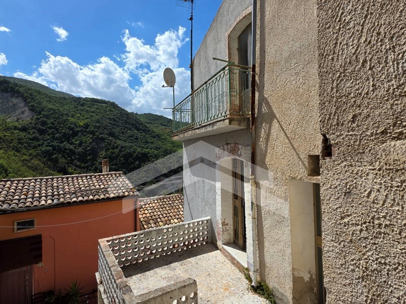 Trilocale in Vendita a Guardialfiera, 20'000&euro;, 80 m²