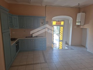 Quadrilocale in Vendita a Guardialfiera, 28'000&euro;, 100 m²
