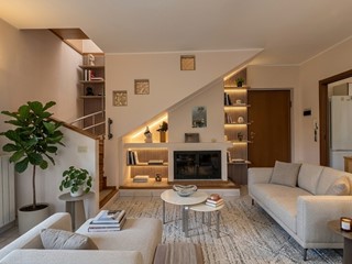 Trilocale in Vendita a Laveno Mombello, 200'000&euro;, 97 m², con Box