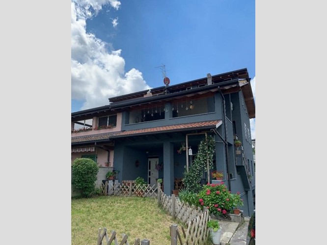 Appartamento in Vendita a Canegrate, 171'000&euro;, 160 m²