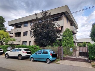 Quadrilocale in Vendita a Legnano, 84'000&euro;, 92 m², con Box