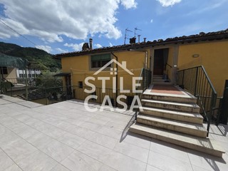 Attico in Vendita a Lucca, zona Sesto di Moriano, 98'000&euro;, 90 m², arredato