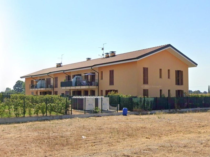 Quadrilocale in Vendita a Robecco sul Naviglio, 128 m², con Box