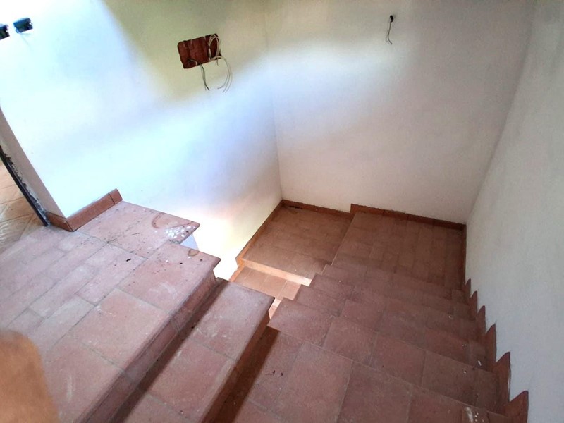Trilocale in Vendita a Capannori, zona Colle di Compito, 150'000&euro;, 75 m²