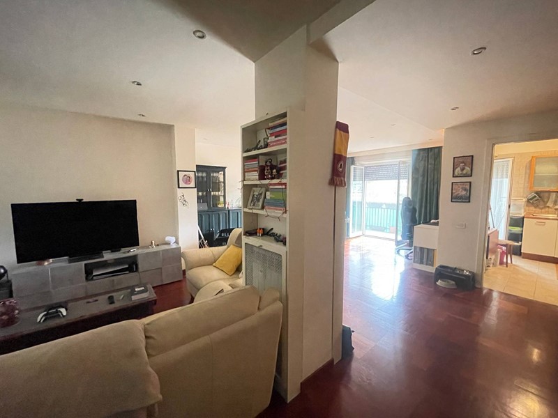 Bilocale in Vendita a Roma, 298'000&euro;, 91 m²