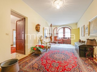Appartamento in Vendita a Vittorio Veneto, 450'000&euro;, 569 m²