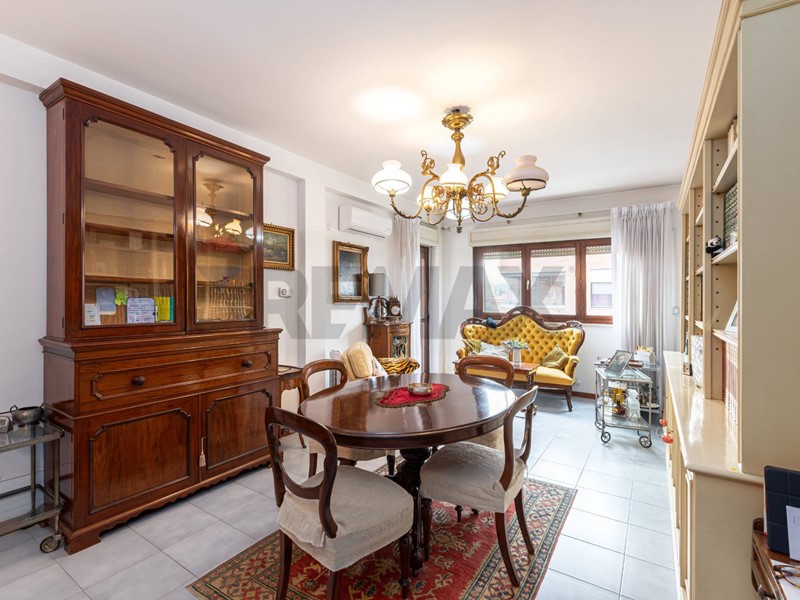 Trilocale in Vendita a Roma, 240'000&euro;, 103 m²