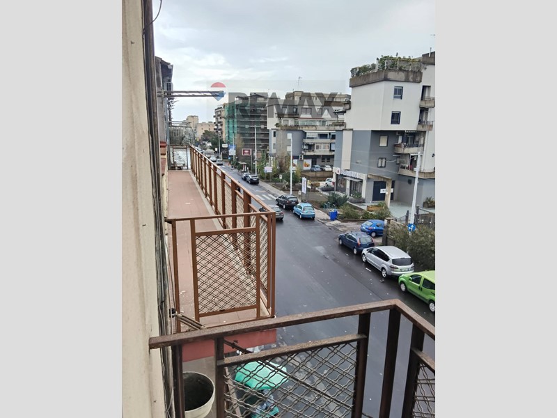 Appartamento in Vendita a Catania, 80'000&euro;, 78 m²