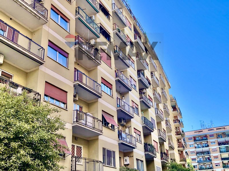 Trilocale in Vendita a Roma, 320'000&euro;, 90 m²