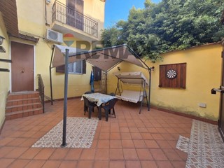 Trilocale in Vendita a Napoli, 145'000&euro;, 95 m²