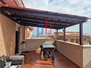 Attico in Vendita a Pomezia, 169'000&euro;, 75 m²