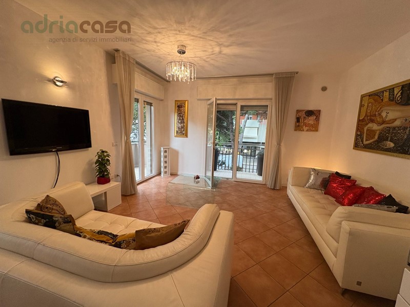 Trilocale in Affitto a Riccione, 850&euro;, 80 m²