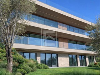 Appartamento in Vendita a Toscolano Maderno, 1'550'000&euro;, 210 m²