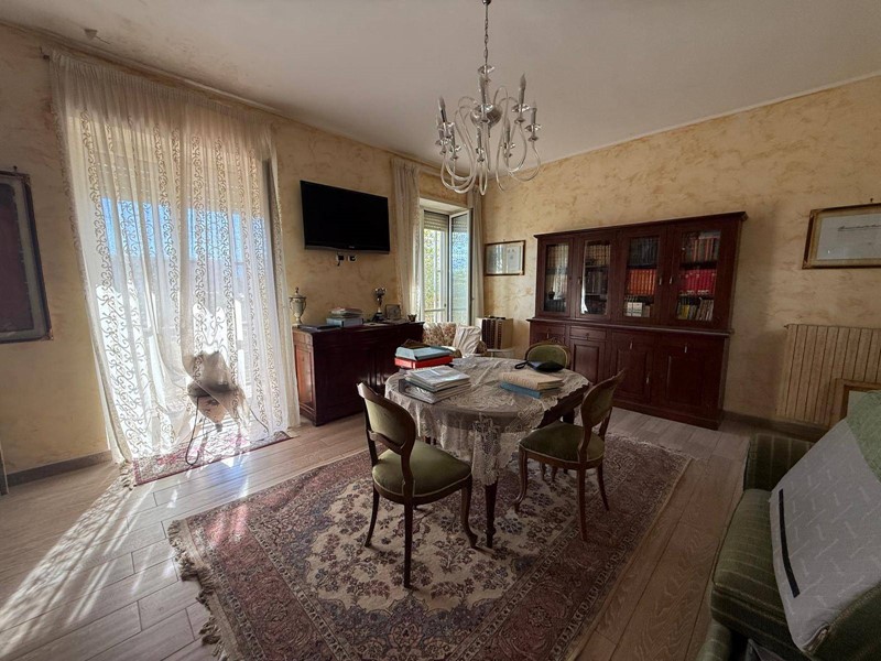 Quadrilocale in Affitto a Caserta, 600&euro;, 130 m²