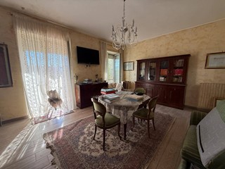 Quadrilocale in Affitto a Caserta, 600&euro;, 130 m²