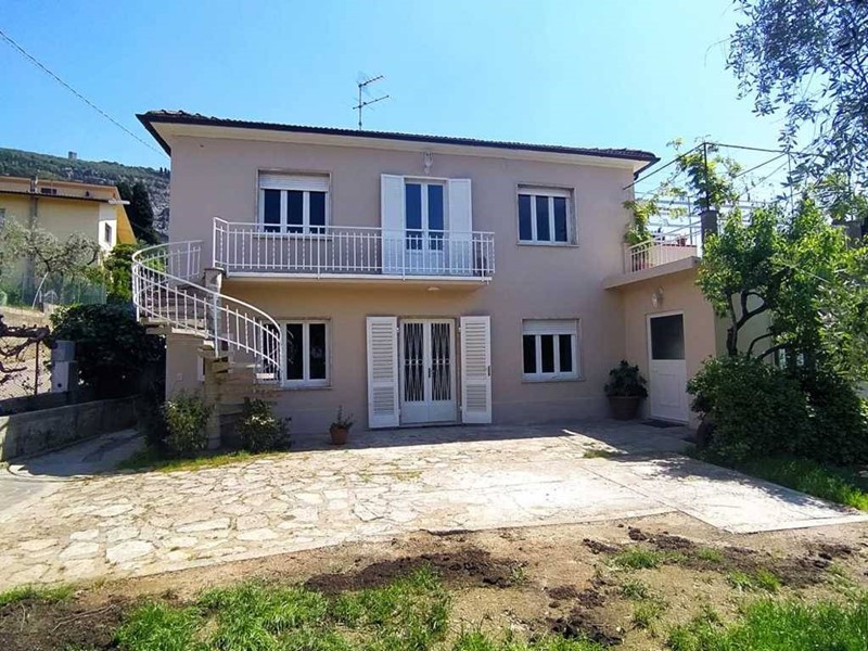 Appartamento in Vendita a Monsummano Terme, 290'000&euro;, 120 m²