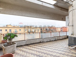 Attico in Vendita a Roma, 185'000&euro;, 80 m²