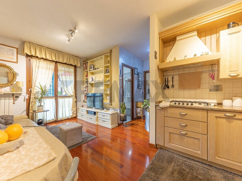 Trilocale in Vendita a Roma, 320'000&euro;, 90 m²