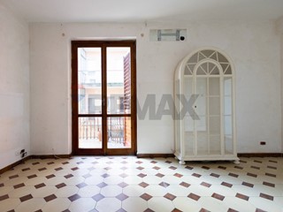 Appartamento in Vendita a Aci Sant'Antonio, 88'000&euro;, 113 m²