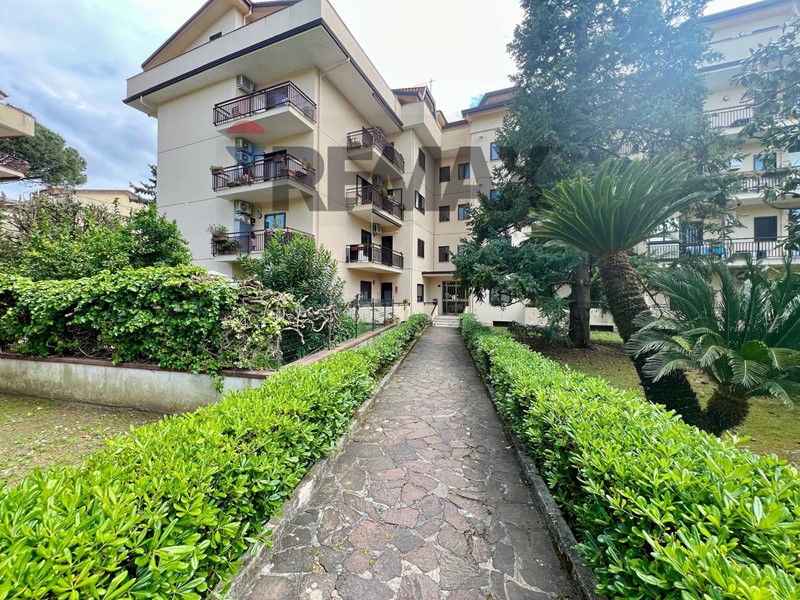 Appartamento in Vendita a Caserta, 590'000&euro;, 285 m²