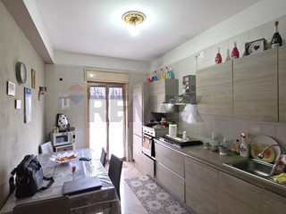 Appartamento in Vendita a Palermo, 49'000&euro;, 117 m²