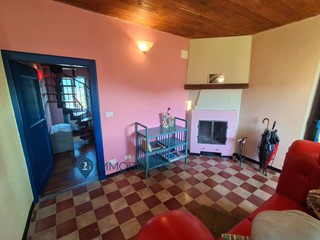 Trilocale in Vendita a Beverino, 70'000&euro;, 70 m²