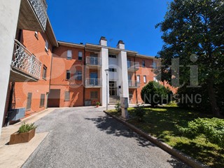 Appartamento in Vendita a Gubbio, 135'000&euro;, 95 m², con Box