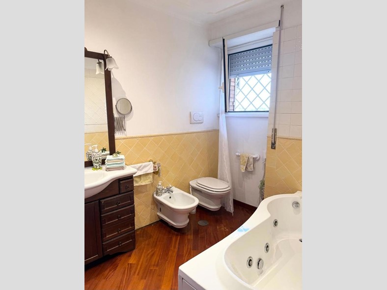 Attico in Vendita a Roma, 615'000&euro;, 127 m²