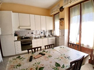 Appartamento in Vendita a Firenze, 320'000&euro;, 100 m², con Box