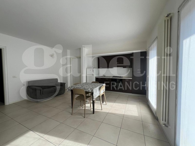 Bilocale in Affitto a Montello, 680&euro;, 56 m², arredato