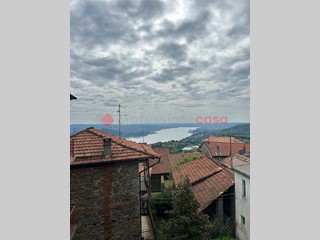 Trilocale in Vendita a Nebbiuno, 240'000&euro;, 100 m², con Box