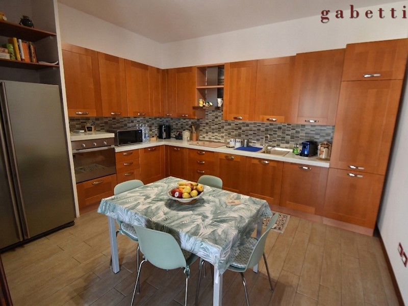 Quadrilocale in Vendita a Bareggio, 277'000&euro;, 155 m²