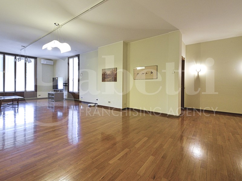 Appartamento in Vendita a Monza, 750'000&euro;, 240 m², con Box