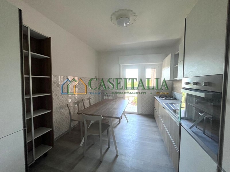 Appartamento in Affitto a Ivrea, 600&euro;, 100 m²