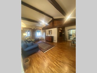 Trilocale in Affitto a Lucca, zona Centro Storico, 1'800&euro;, 90 m², arredato