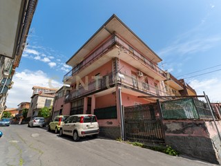 Appartamento in Vendita a Mascalucia, 80'000&euro;, 119 m²