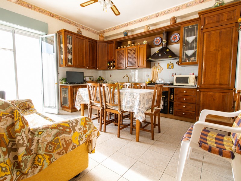 Quadrilocale in Vendita a Acireale, zona Scillichenti, 115'000&euro;, 100 m², con Box