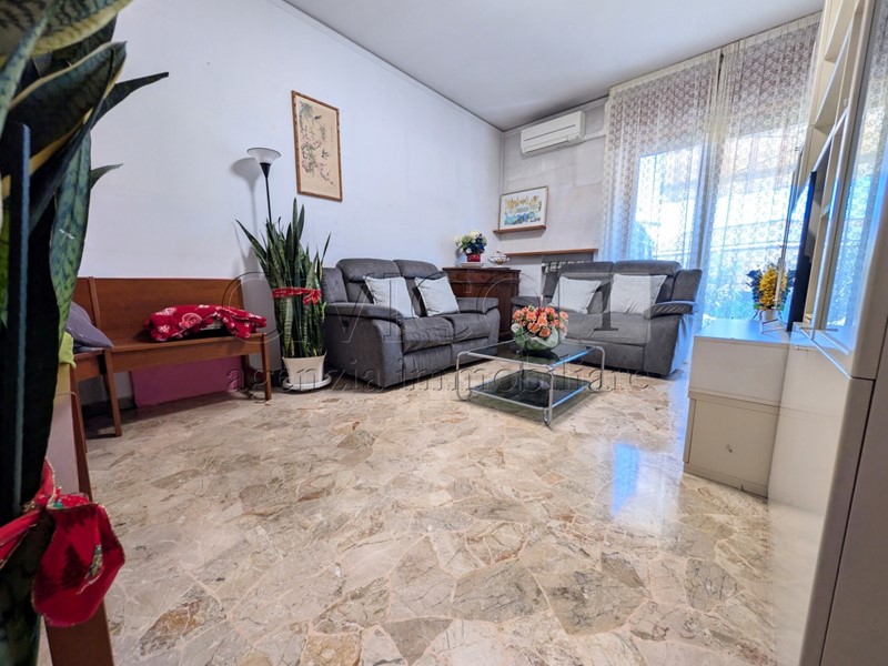 Appartamento in Vendita a Vicenza, 139'000&euro;, 91 m², con Box