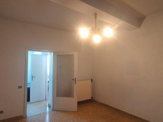 Appartamento in Vendita a Borgo a Mozzano, 70'000&euro;, 70 m²