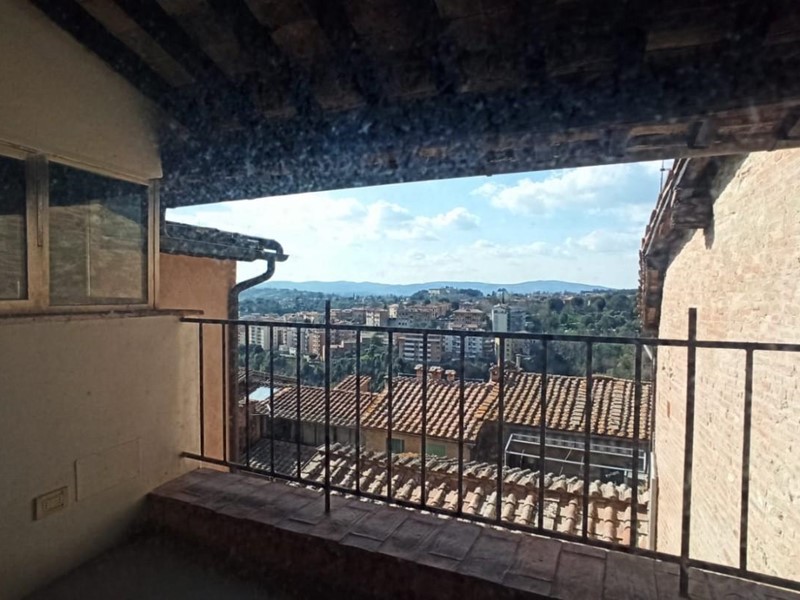 Quadrilocale in Vendita a Siena, 490'000&euro;, 115 m², arredato