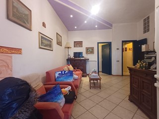 Trilocale in Vendita a Monteriggioni, zona Castellina Scalo, 85'000&euro;, 74 m², arredato