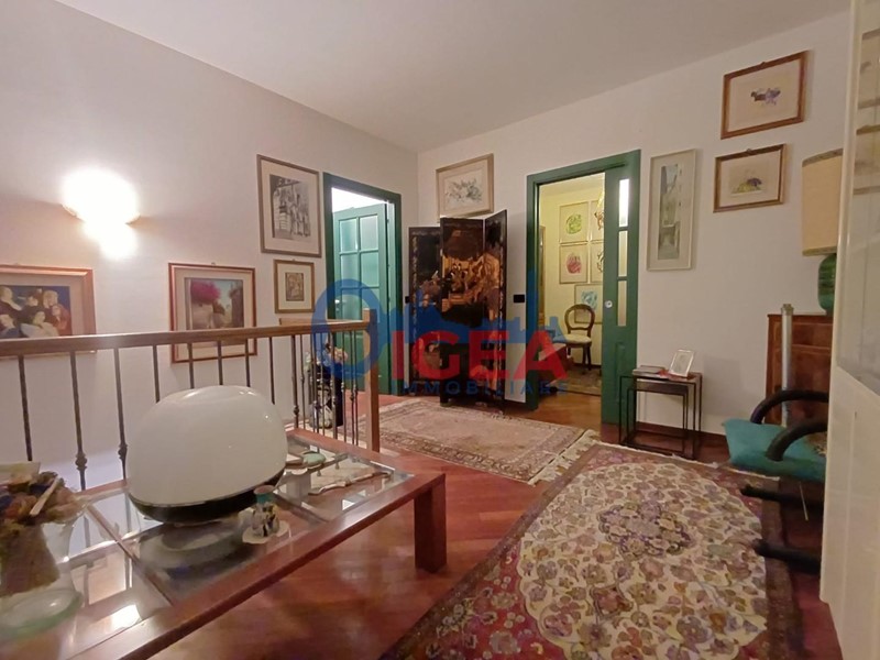 Appartamento in Vendita a Siena, 340'000&euro;, 180 m², con Box